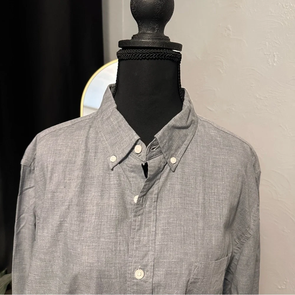 J.Crew Men’s Heathered Gray Button-Down Shirt | Size L